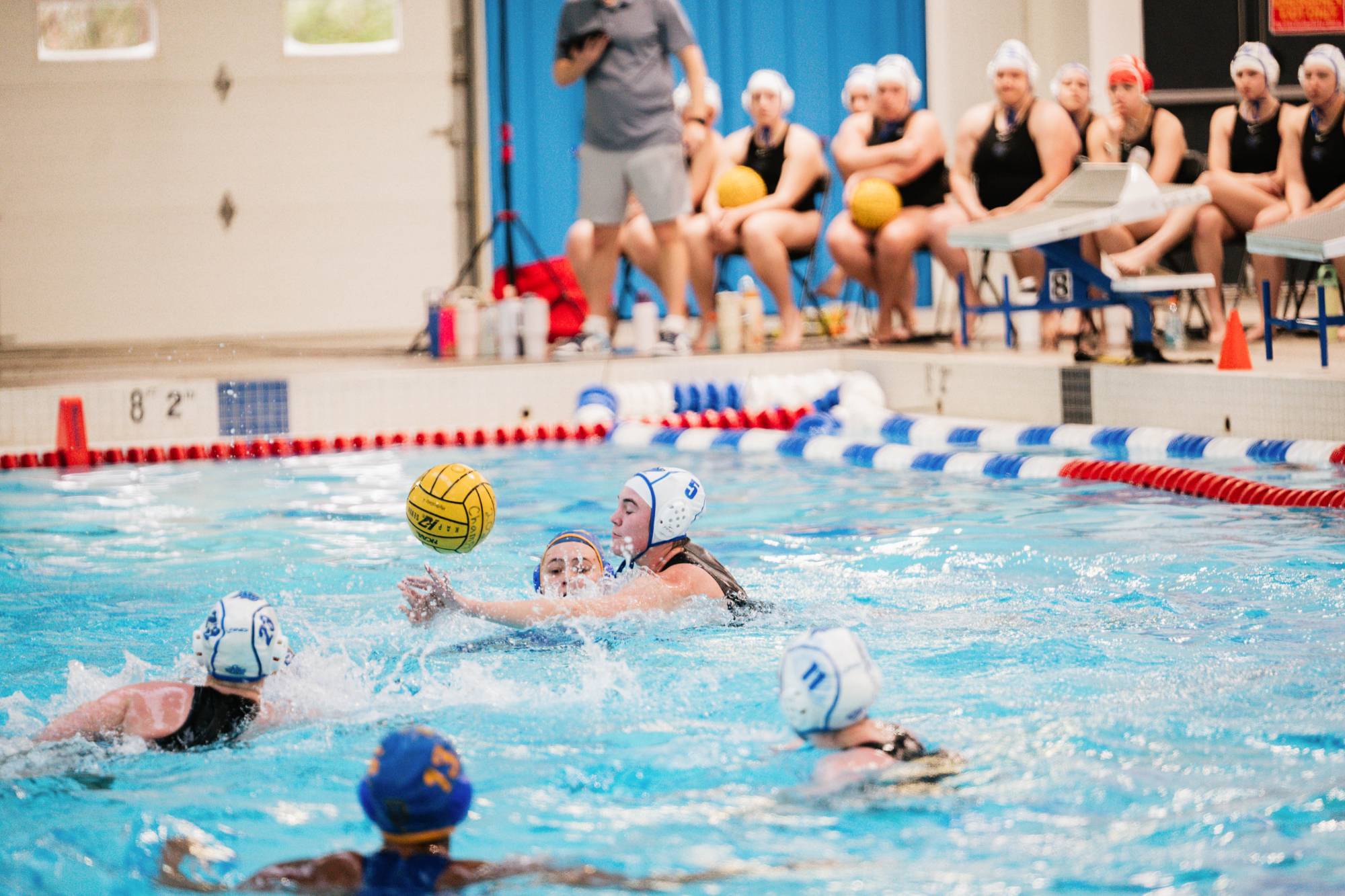 Players fighting for the ball